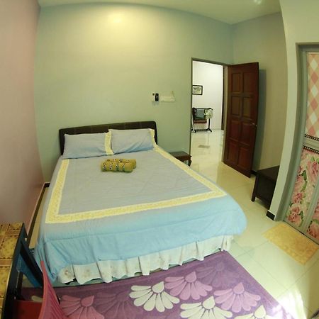 Twin Castle Homestay Kuala Pilah Exterior photo