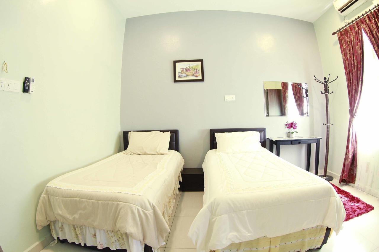 Twin Castle Homestay Kuala Pilah Exterior photo